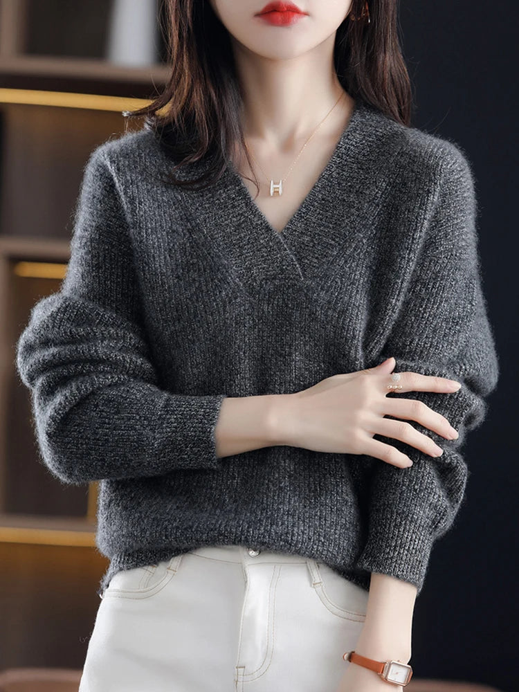Stylish Women's V-Neck Knit Sweater for a Cozy & Elegant Outfit