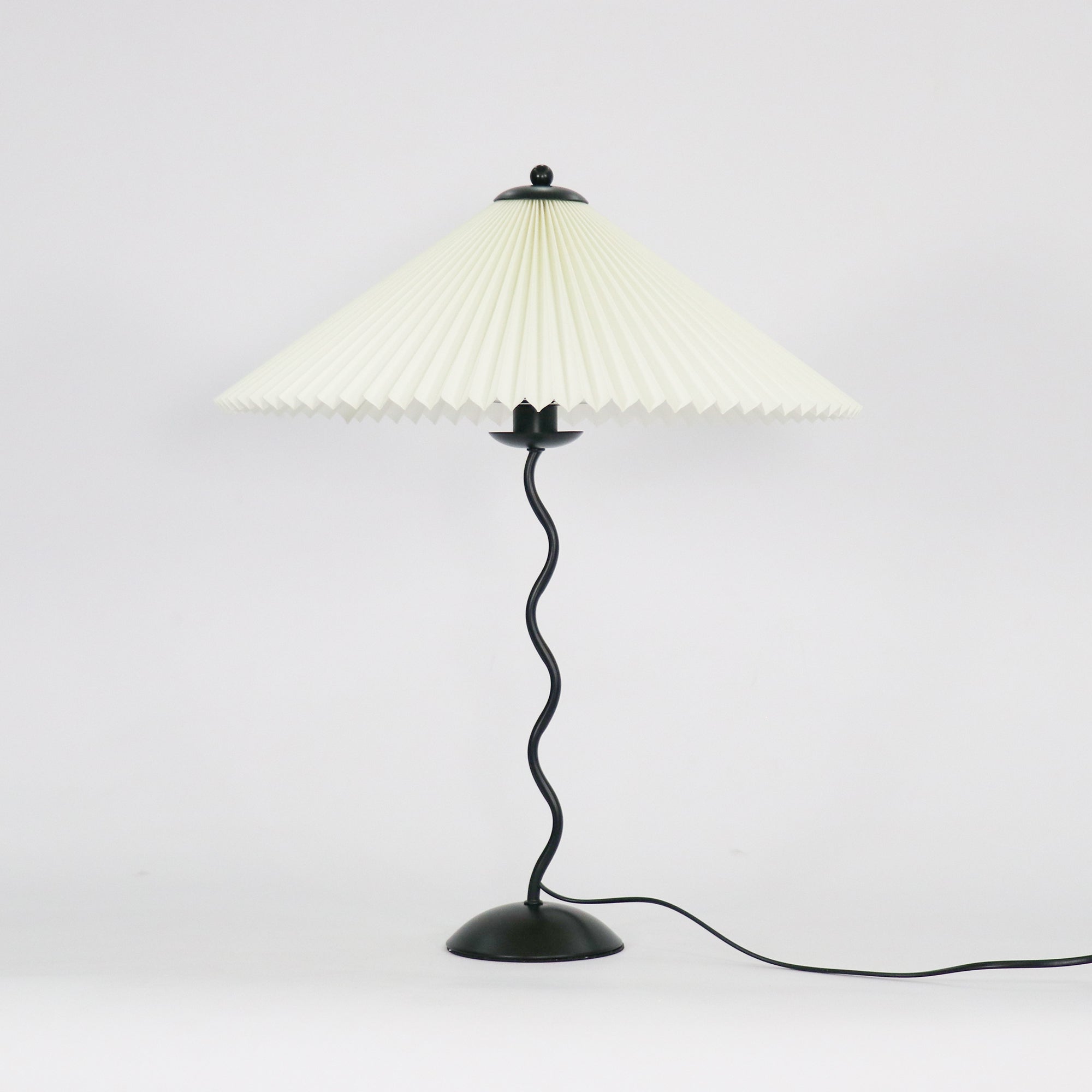 Stylish Squiggle Table Lamp for Modern Atmosphere