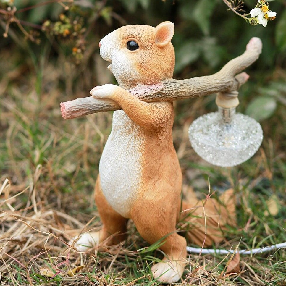 Charming Squirrel Table Lamp for Cozy Lighting
