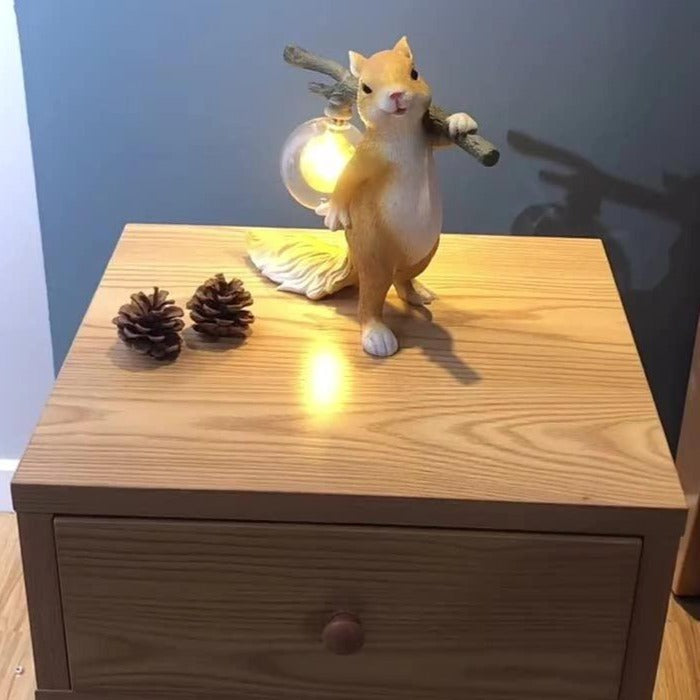 Charming Squirrel Table Lamp for Cozy Lighting