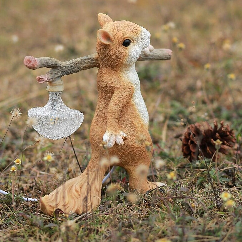 Charming Squirrel Table Lamp for Cozy Lighting