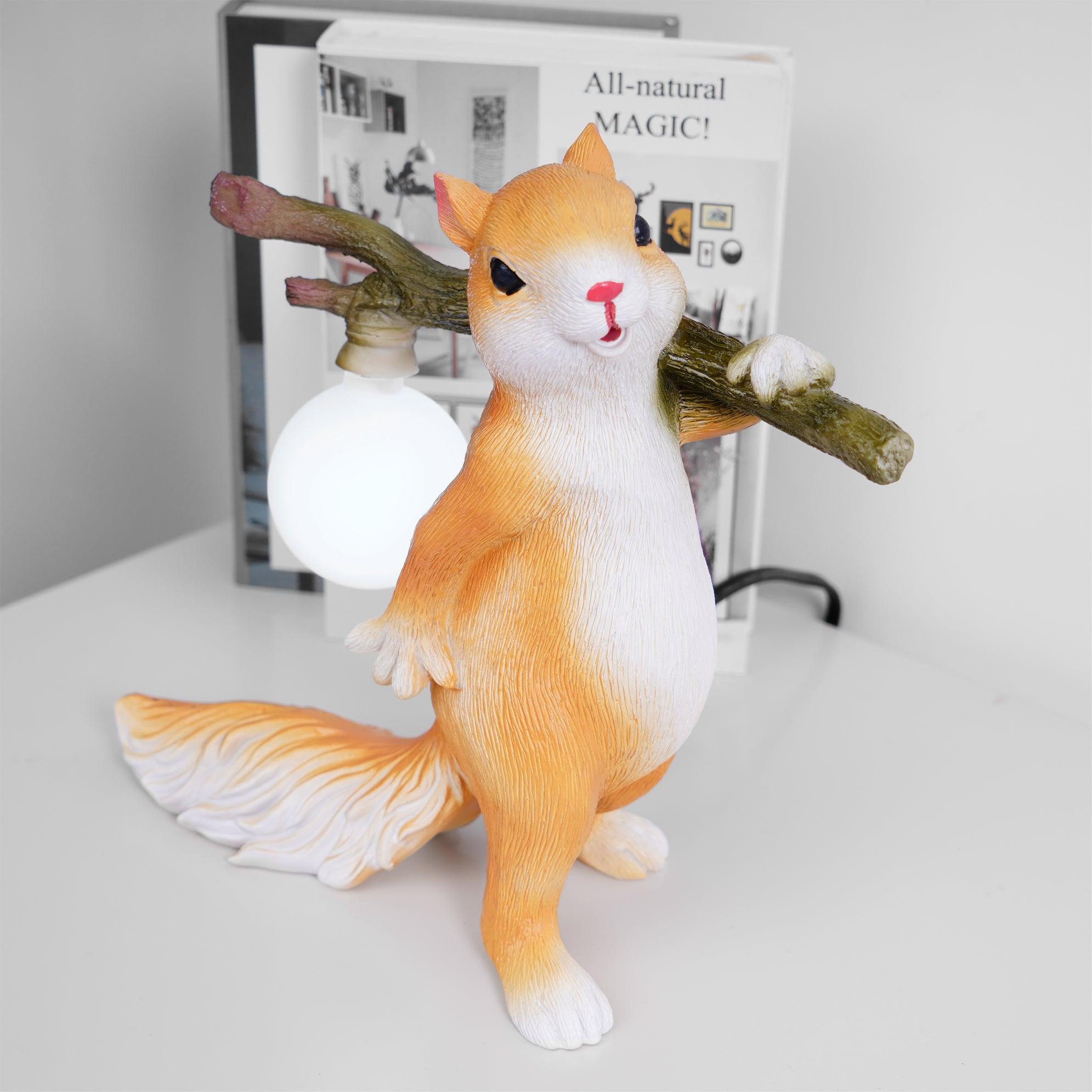 Charming Squirrel Table Lamp for Cozy Lighting