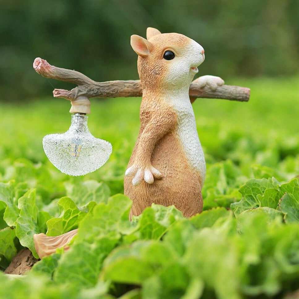 Charming Squirrel Table Lamp for Cozy Lighting