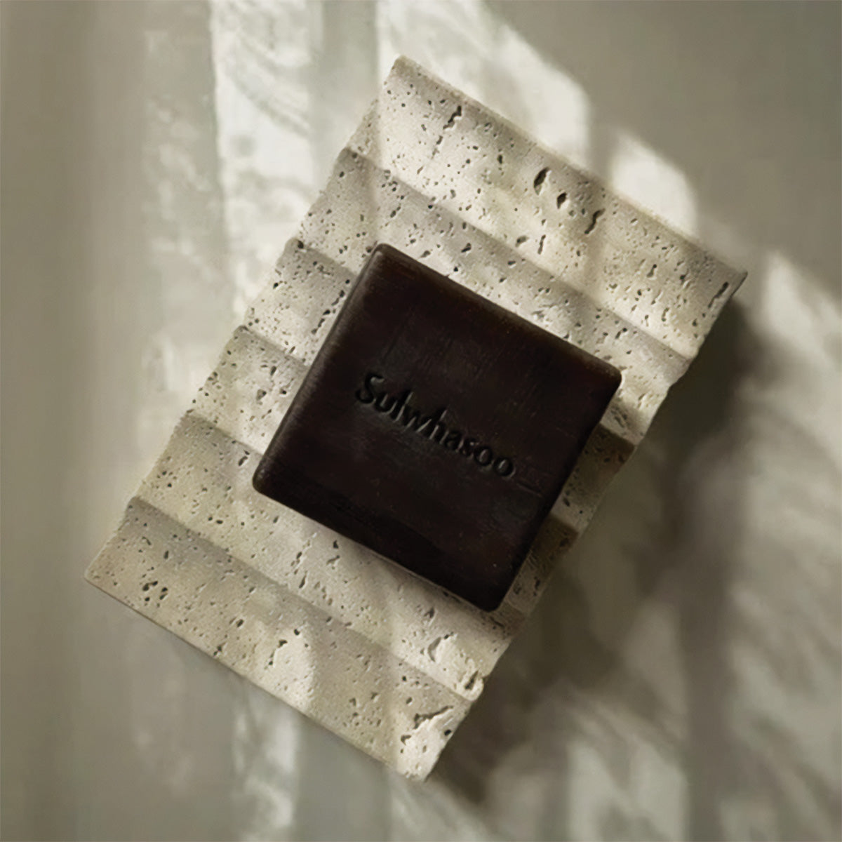 Elegant Cannelé Stone Plateau | Refined Natural Stone Design for a Sophisticated Interior Decoration