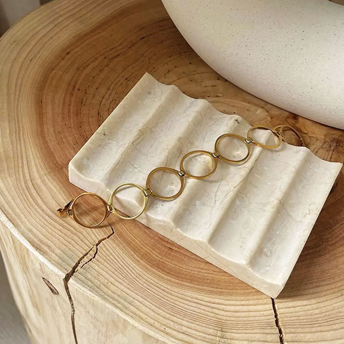 Elegant Cannelé Stone Plateau | Refined Natural Stone Design for a Sophisticated Interior Decoration