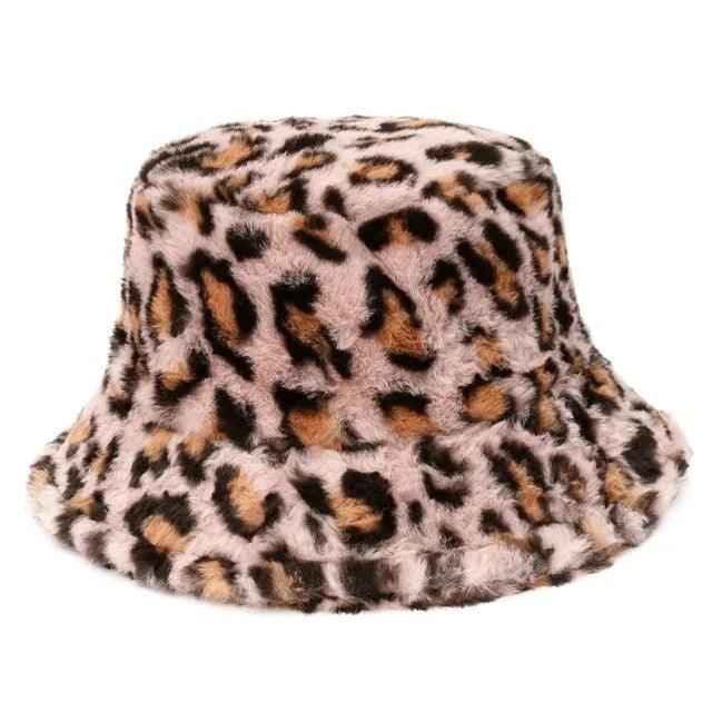 Jasmine – Elegant winter bucket hat made of faux fur in cow-leopard print