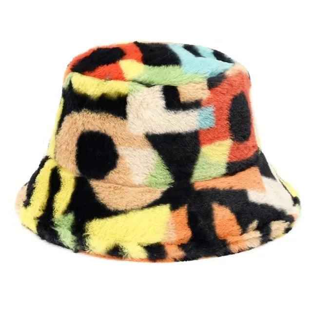 Jasmine – Elegant winter bucket hat made of faux fur in cow-leopard print