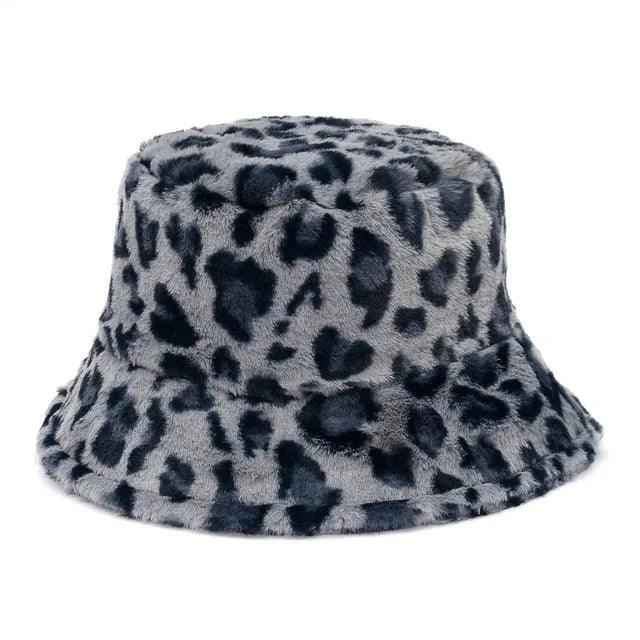 Jasmine – Elegant winter bucket hat made of faux fur in cow-leopard print