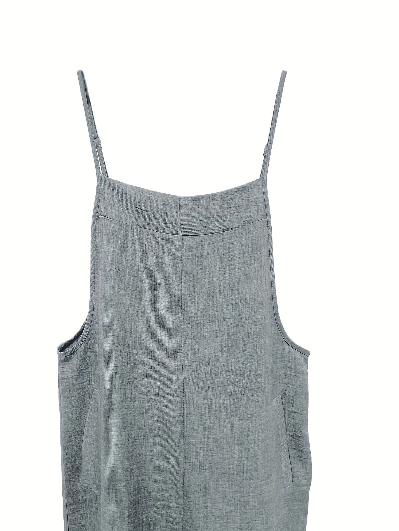 Casual wide-leg jumpsuit with pockets for a trendy and comfortable style