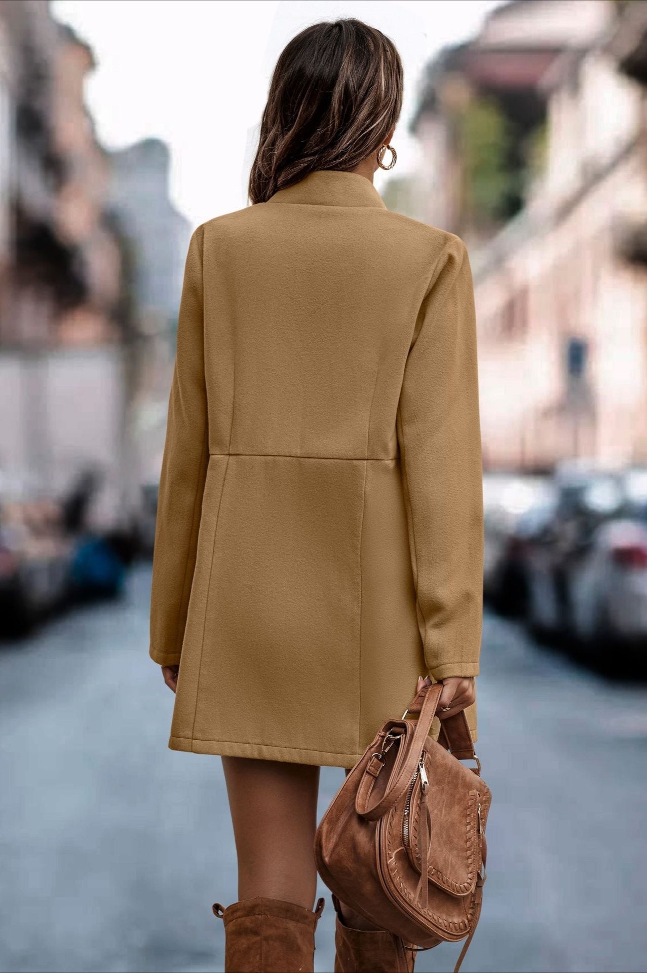 Elegant solid-colored long-sleeve brushed wool coat