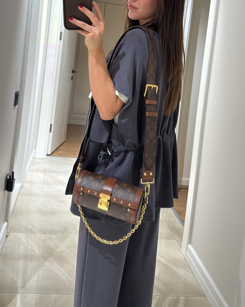 Elegant ensemble with trendy top and stretch waistband pants for a perfect look