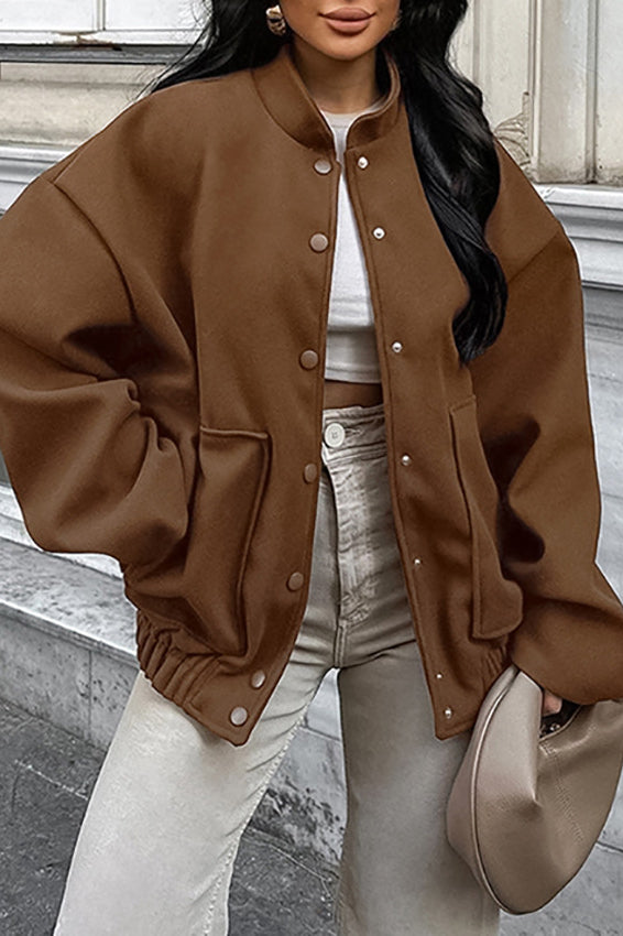 Thick brown wool coat with elastic hem for a warm and comfortable style