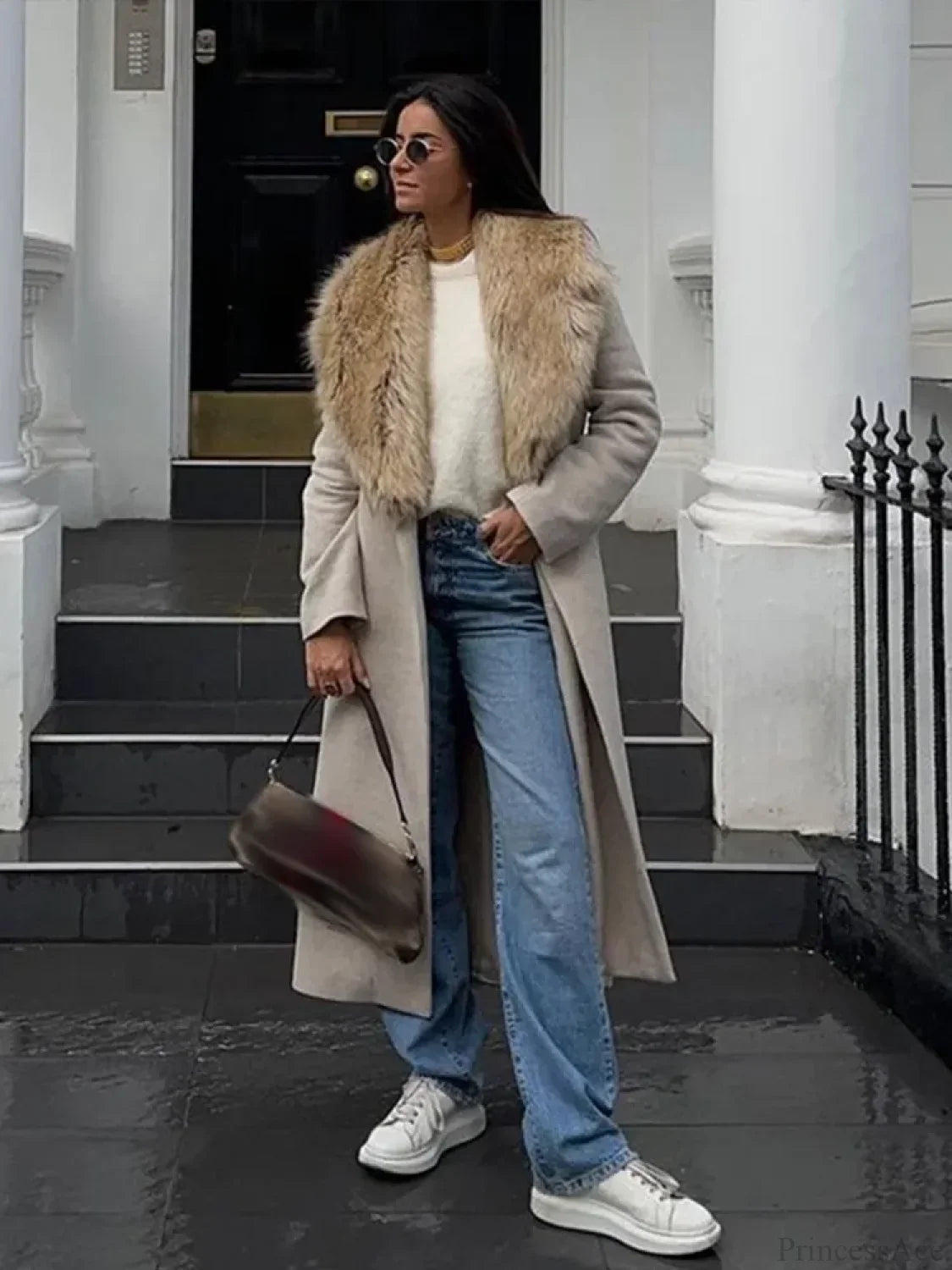 Casual Brown Overcoat for Cozy and Stylish Look