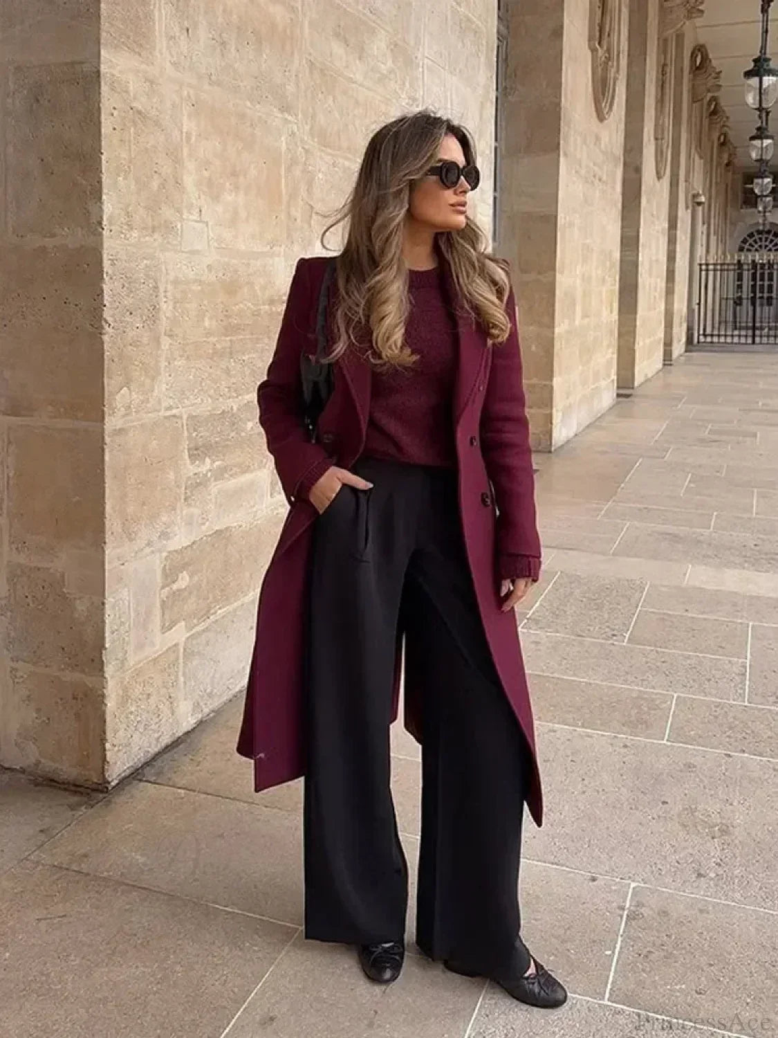 Chic Burgundy Lapel Wool Double-Breasted Overcoat for a Sophisticated Look