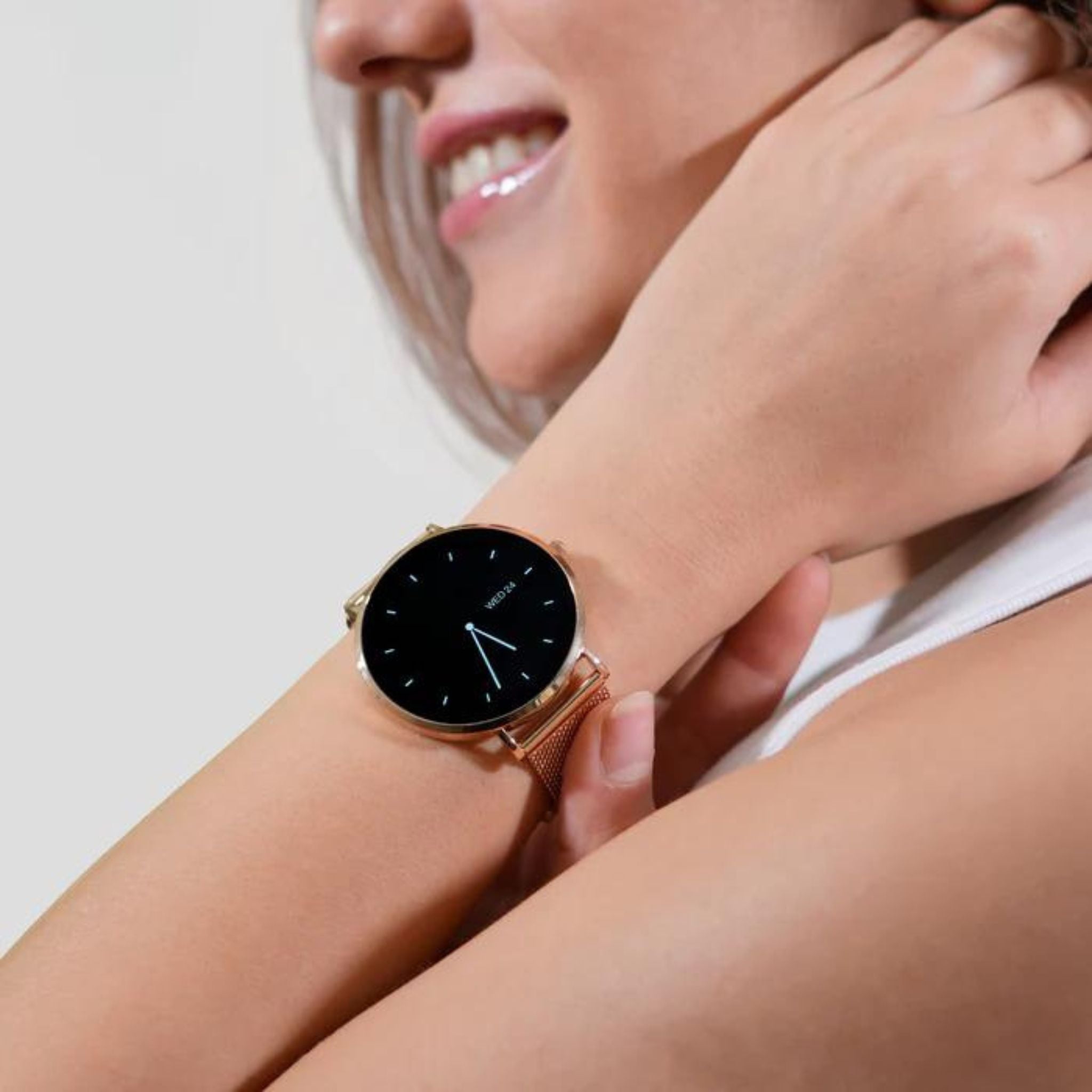 Lumea Smartwatch with Touch Screen – Modern Style and Elegant Design