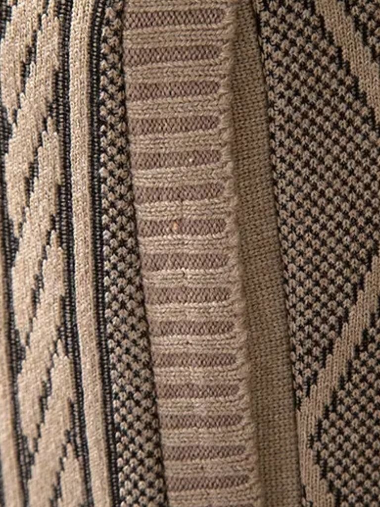 Clemens - Elegant classic knitted sweater with stylish cross and crown design