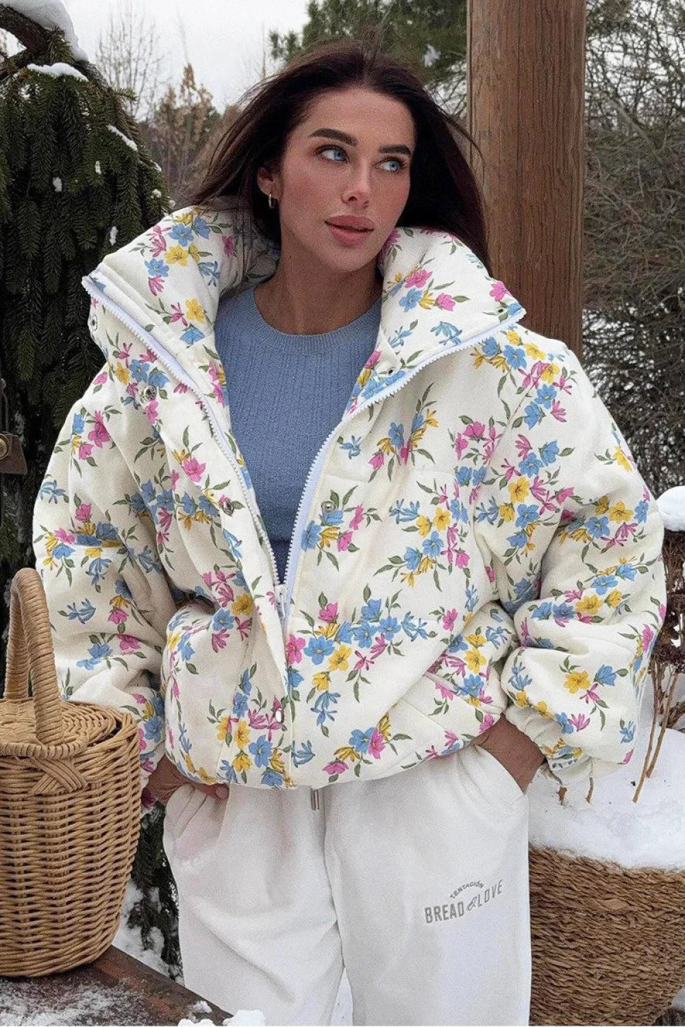 Color-impregnated cotton blend coat with high collar and zipper for a vibrant look