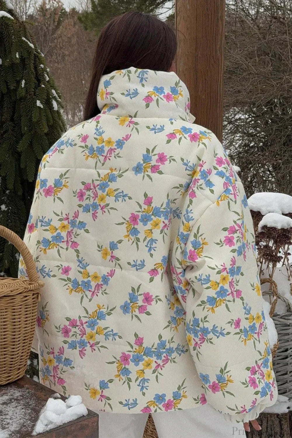 Color-impregnated cotton blend coat with high collar and zipper for a vibrant look