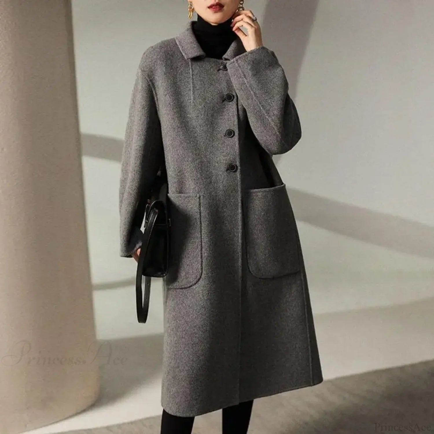 Elegant Wool Overcoat with Stylish Lapel for Commutes