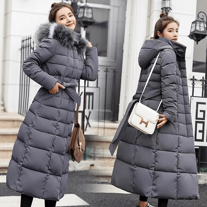 Cornelia - Elegant Down Jacket with Luxurious Fur Hood for Style-Conscious Women