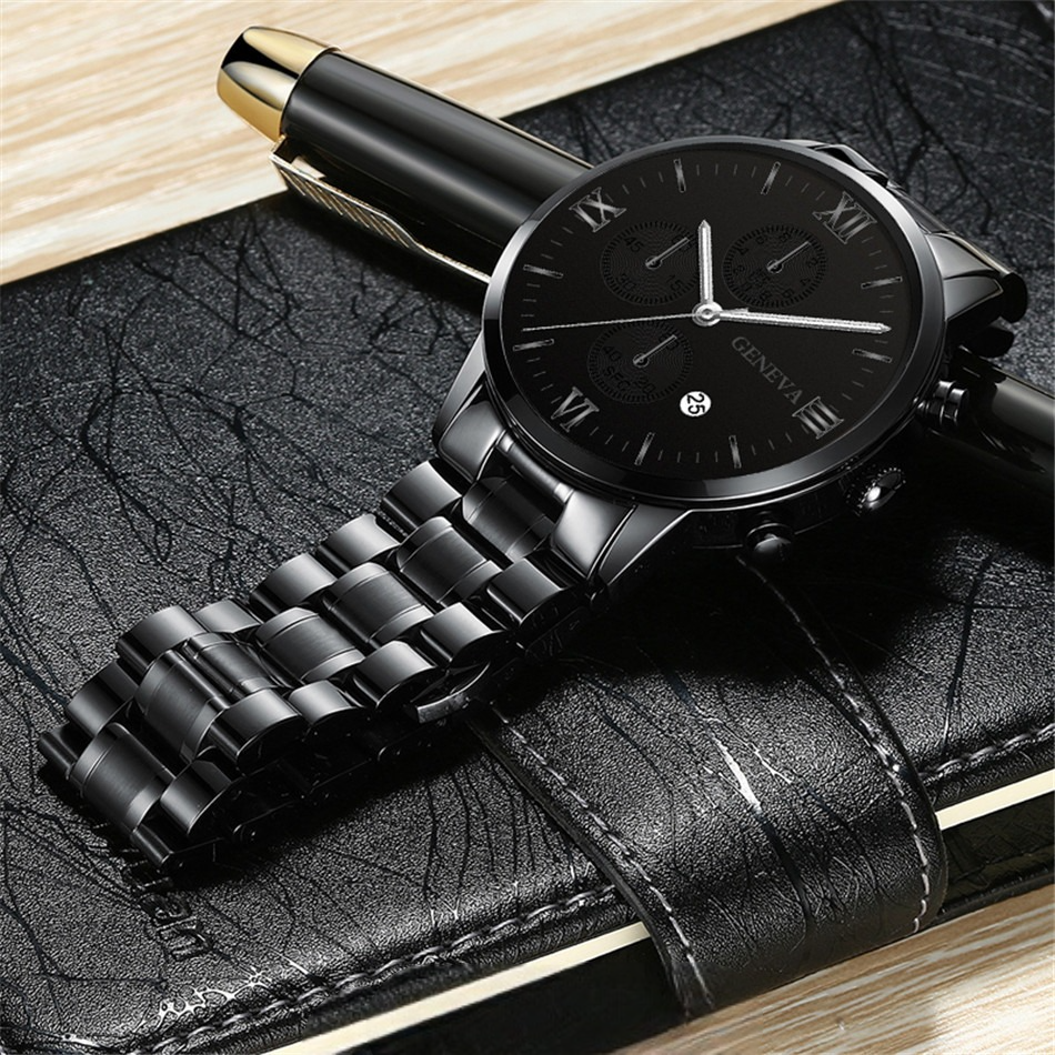 Elegant fine-knit watch with a sophisticated style for a casual look