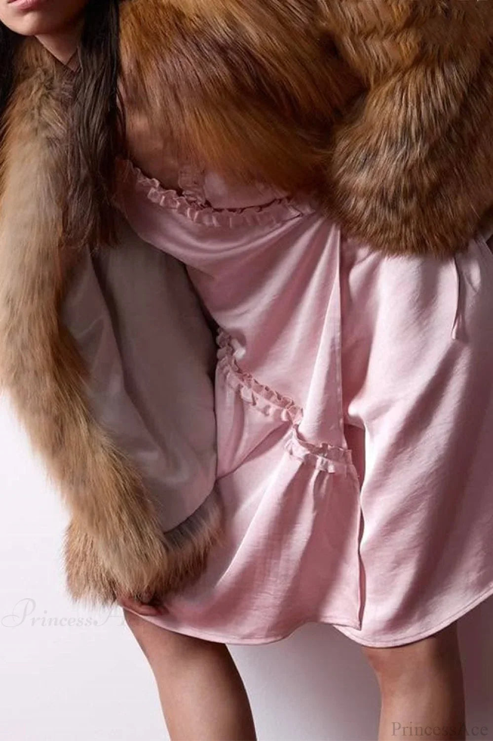 Elegant Long Faux Fur Coat with Long Sleeves and Solid Color