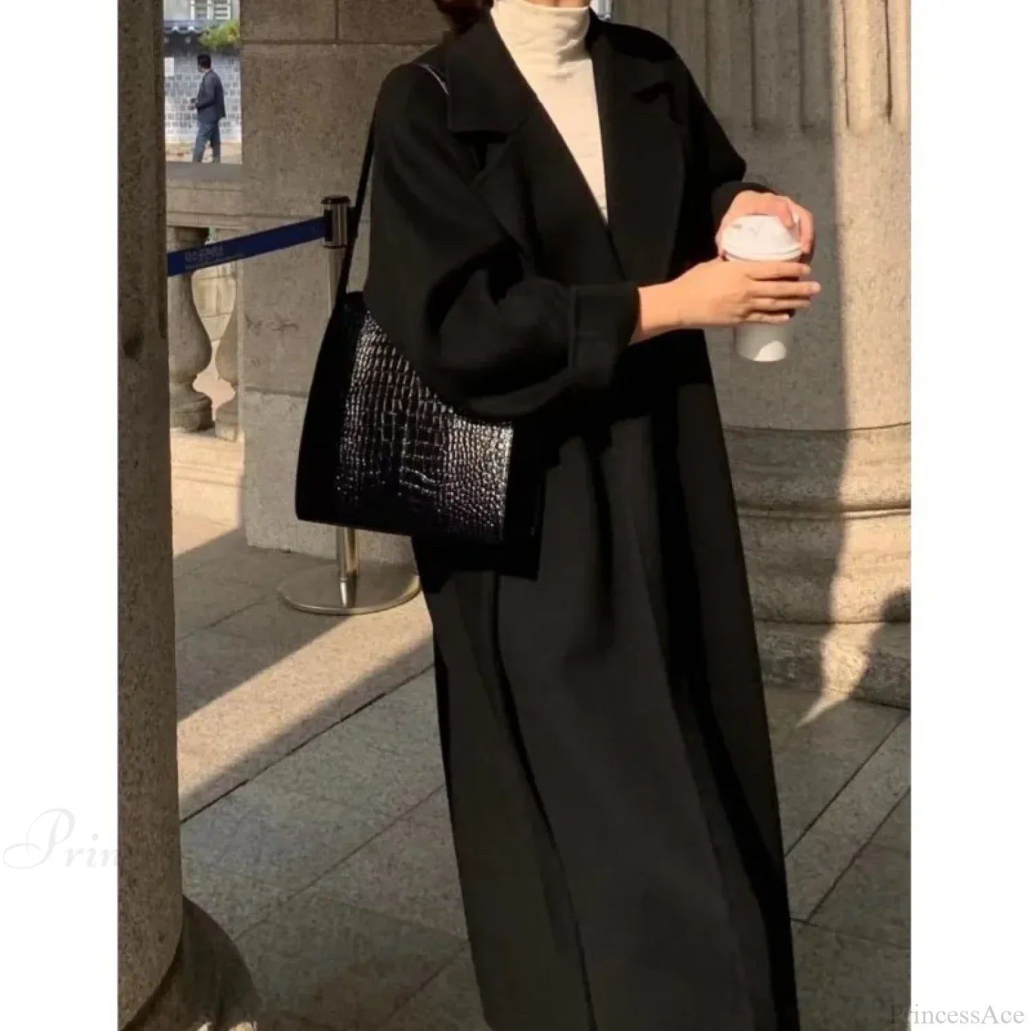 Chic Wool Long Overcoat with Stylish Belt for a Sophisticated Look