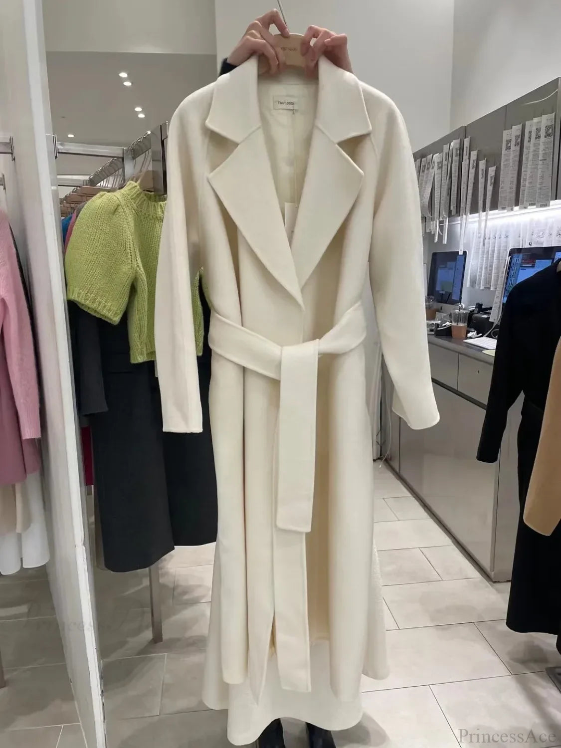 Chic Wool Long Overcoat with Stylish Belt for a Sophisticated Look