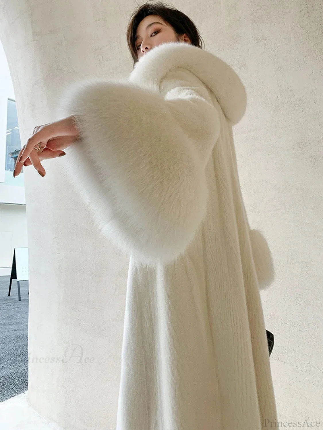 Oversized Warm Coat for an Elegantly Comfortable Look