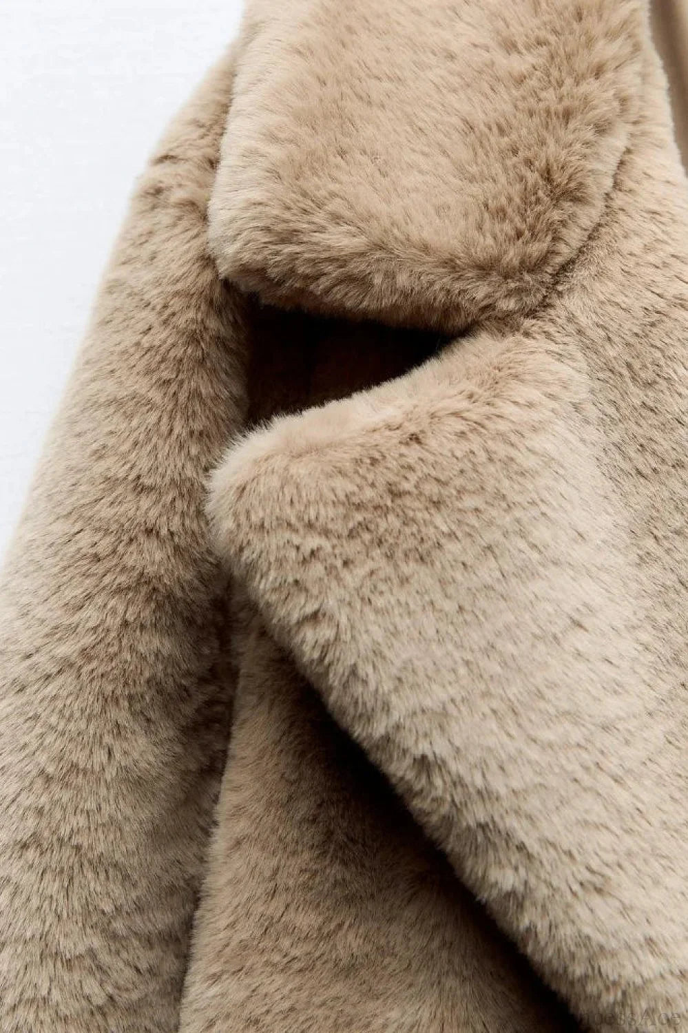 Long Reversible Coat for Ultimate Warmth and Elegance