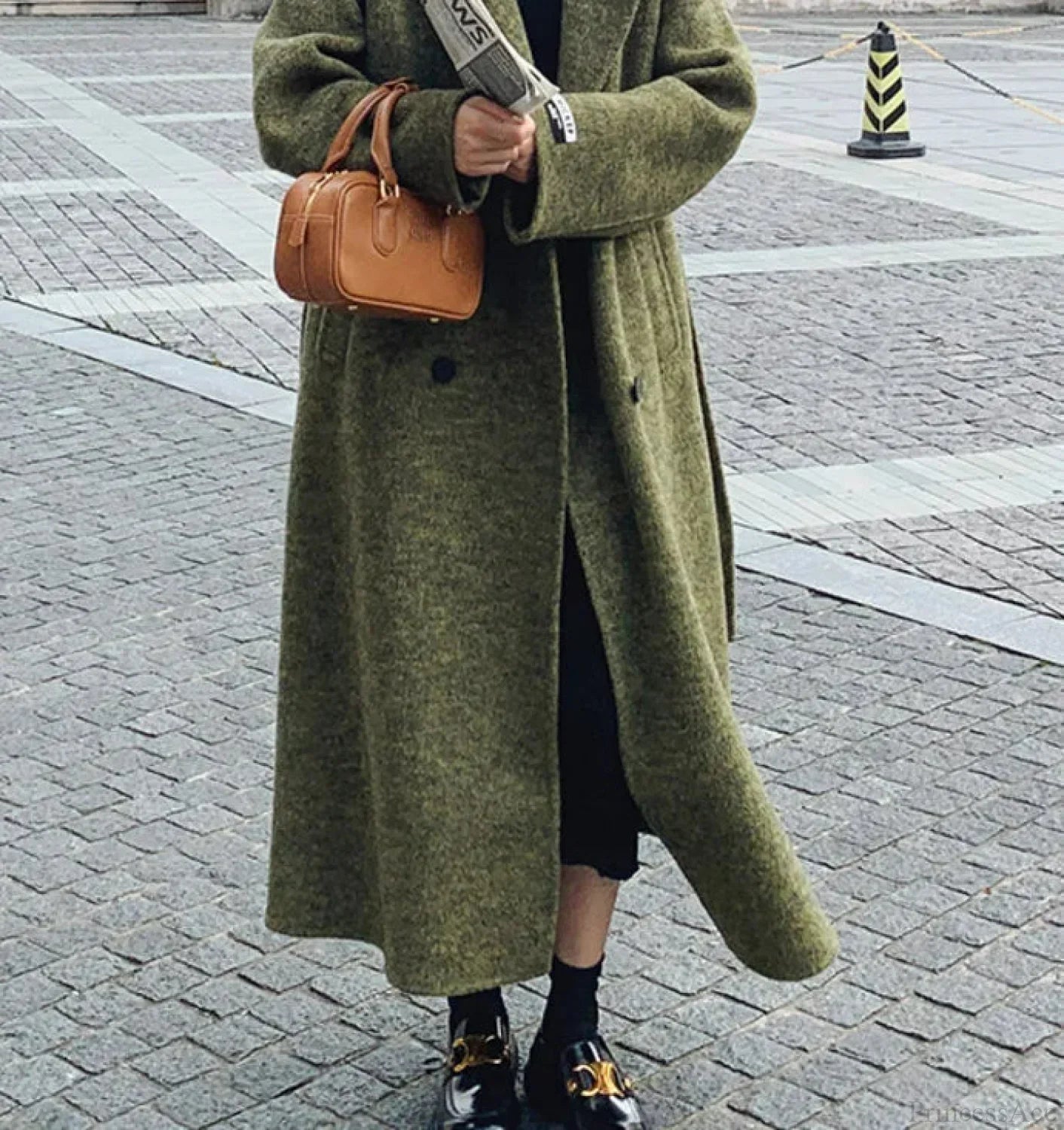 Casual Green Wool Double-Breasted Lapel Overcoat for Elegant Comfort