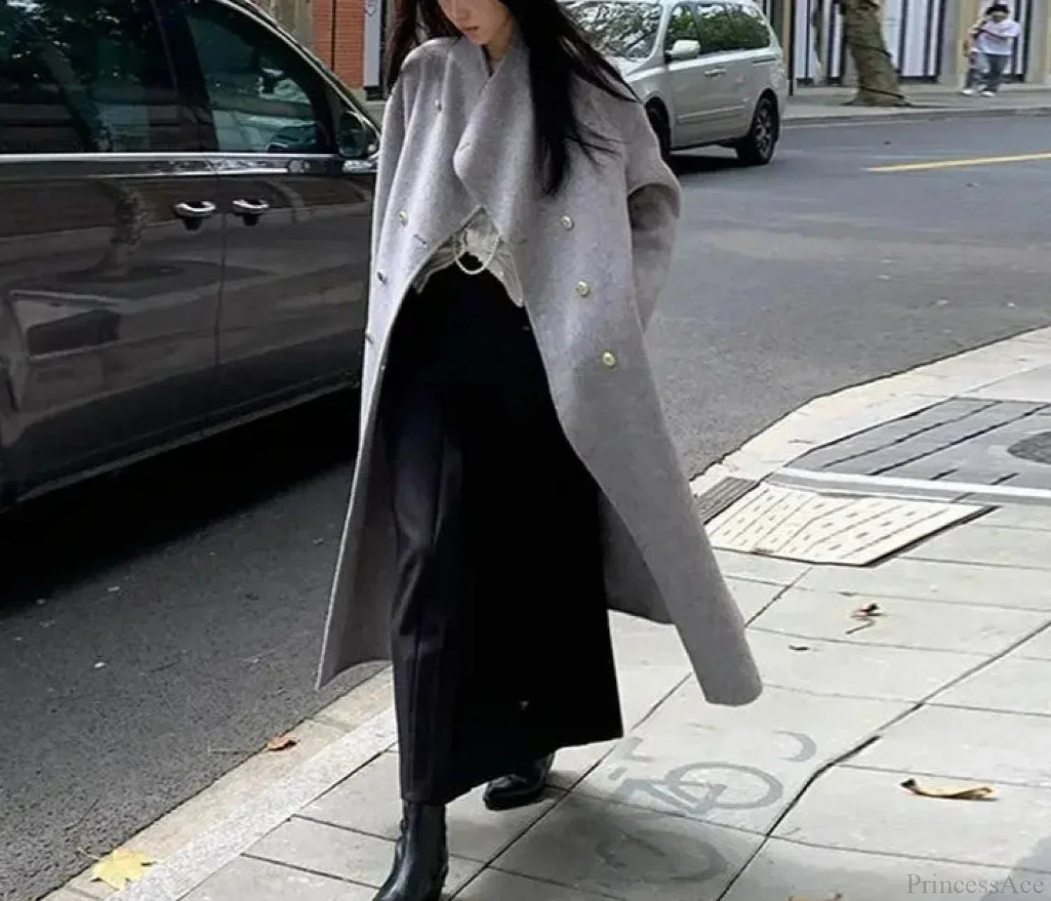 Soft gray wool loose coat with fleece for comfort and style