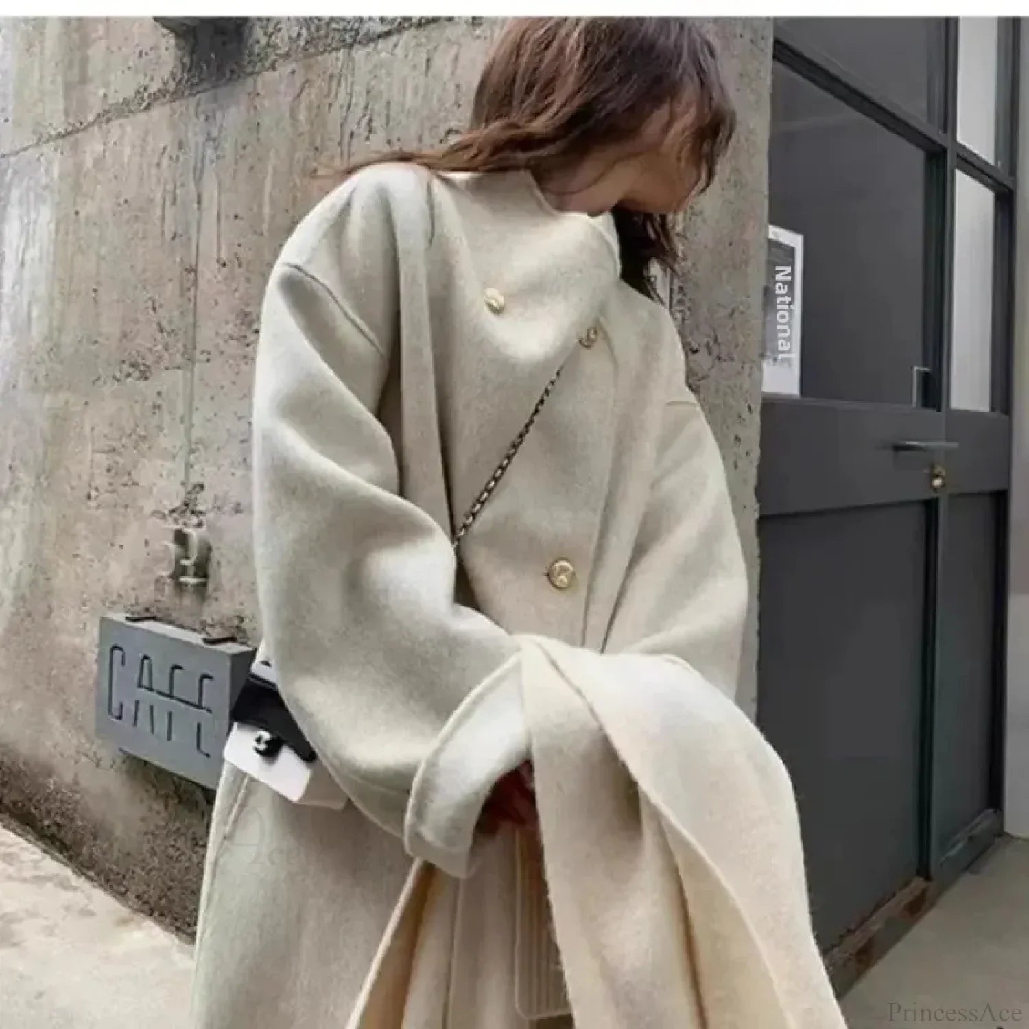 Soft gray wool loose coat with fleece for comfort and style