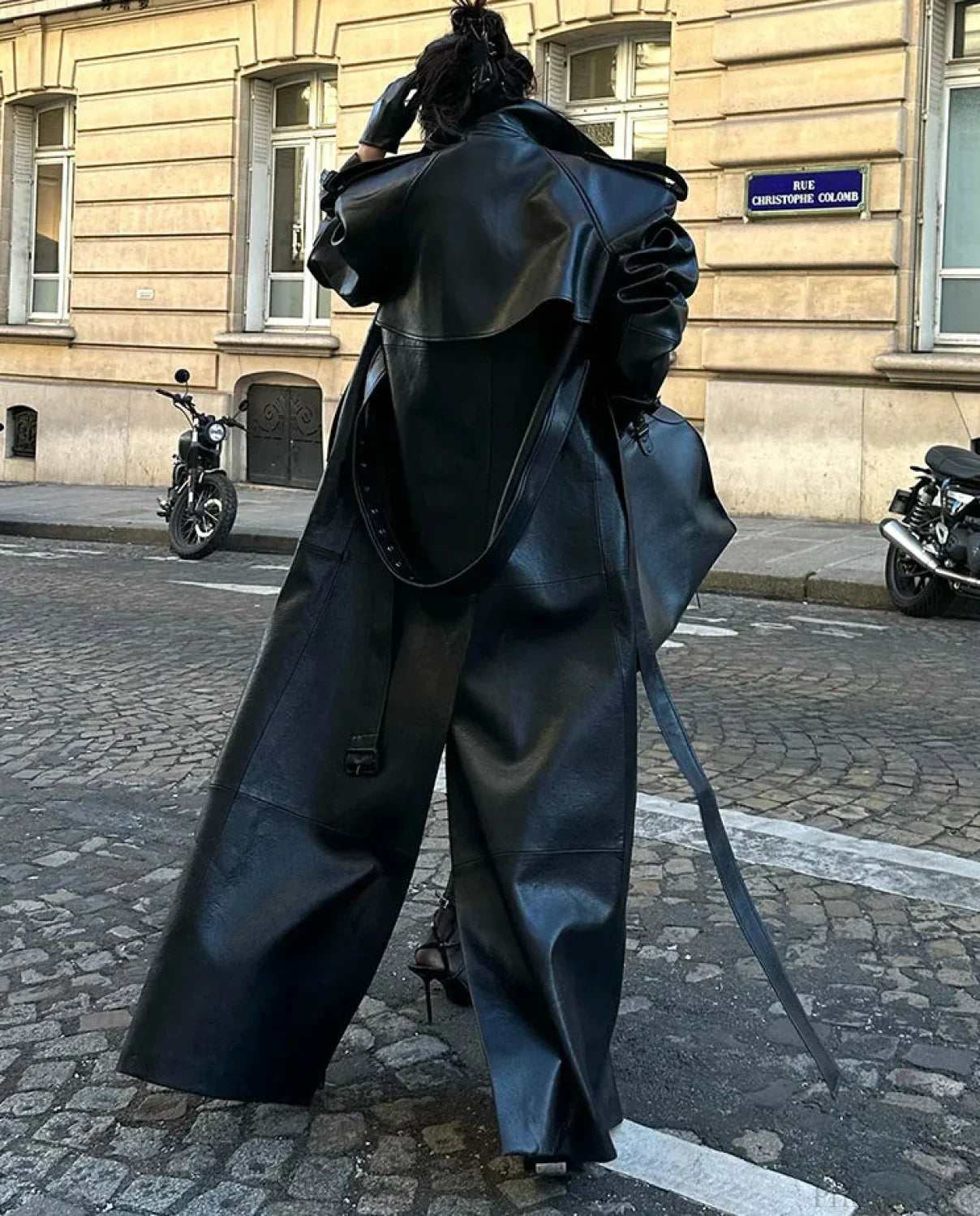 Elegant High-Slit Black Coat for a Stylish Look