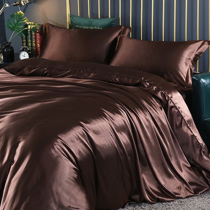 Elegant 4-piece Silk Satin Bedding Set including Duvet Cover, Fitted Sheet, and Pillowcases for ultimate comfort