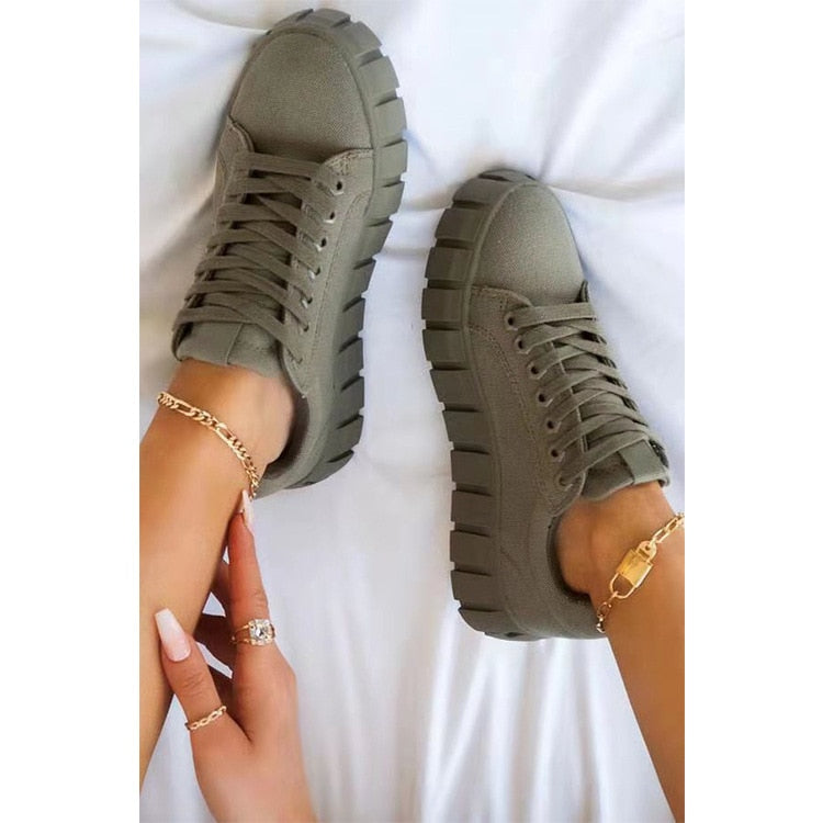 Elegant women's solid color sneakers for a trendy look