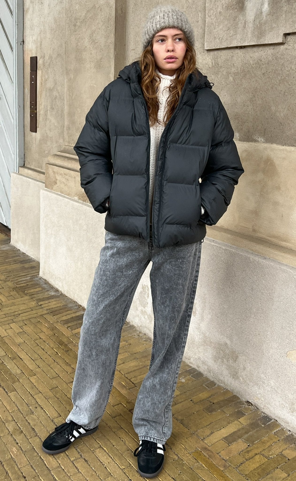Karolin – Stylish winter jacket with hood and cozy, insulating filling