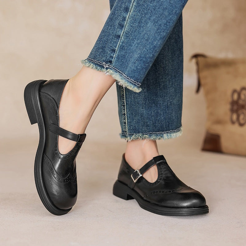 Elegant leather Mary Jane shoes for women