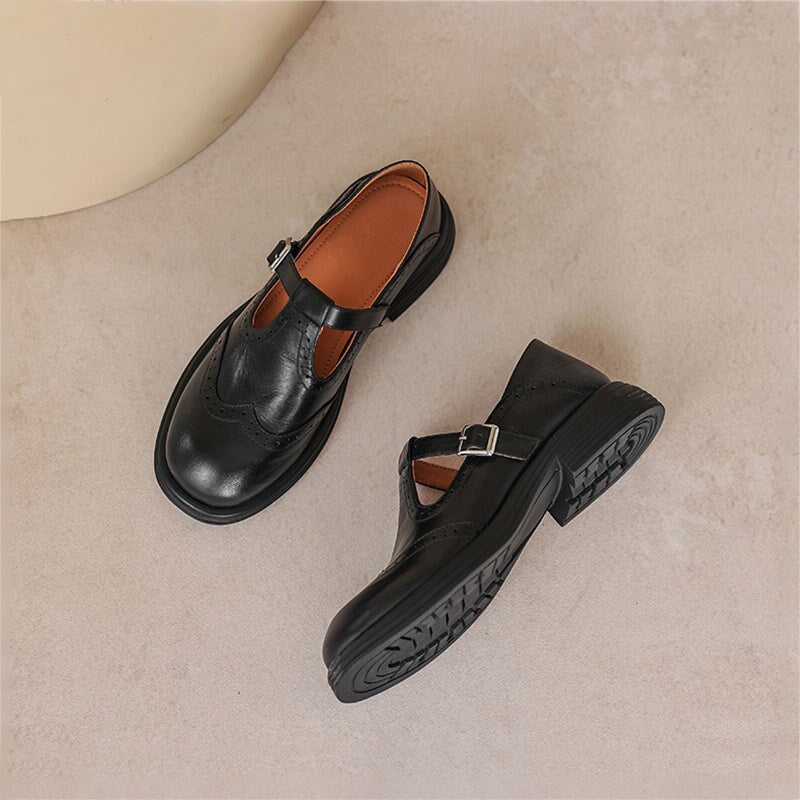 Elegant leather Mary Jane shoes for women