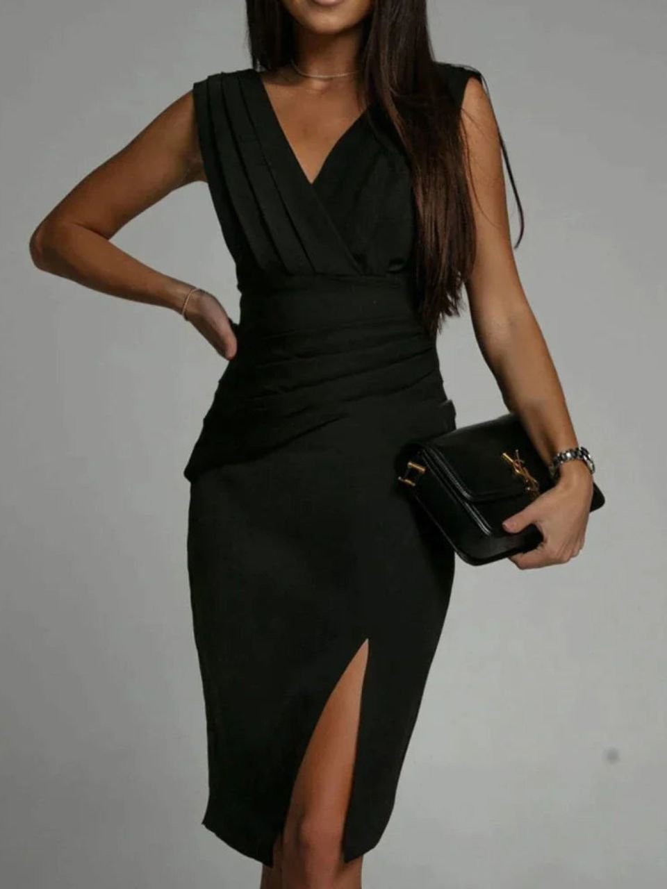 Aveline - Sophisticated V-Neck Dress