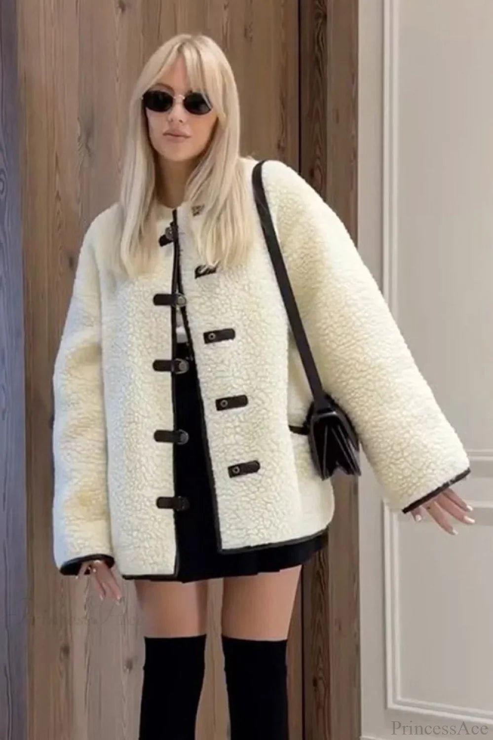 Minimalist Solid Color Coat with Horn Buttons and Sherpa Lining