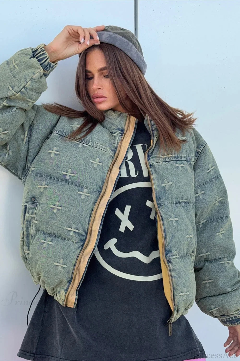 Fashionable Cross-Embroidered Jacket in Trendy Vintage Look