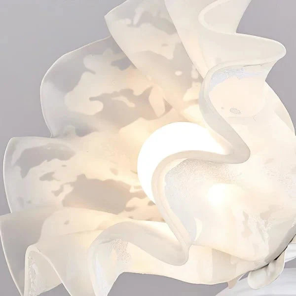 Elegant vintage table lamp with adjustable floral design