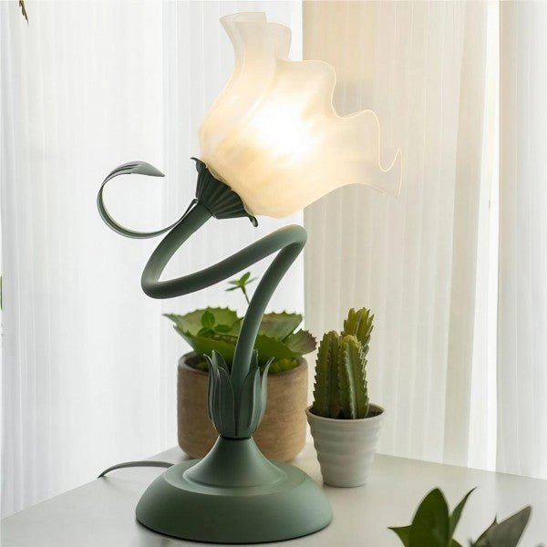 Elegant vintage table lamp with adjustable floral design