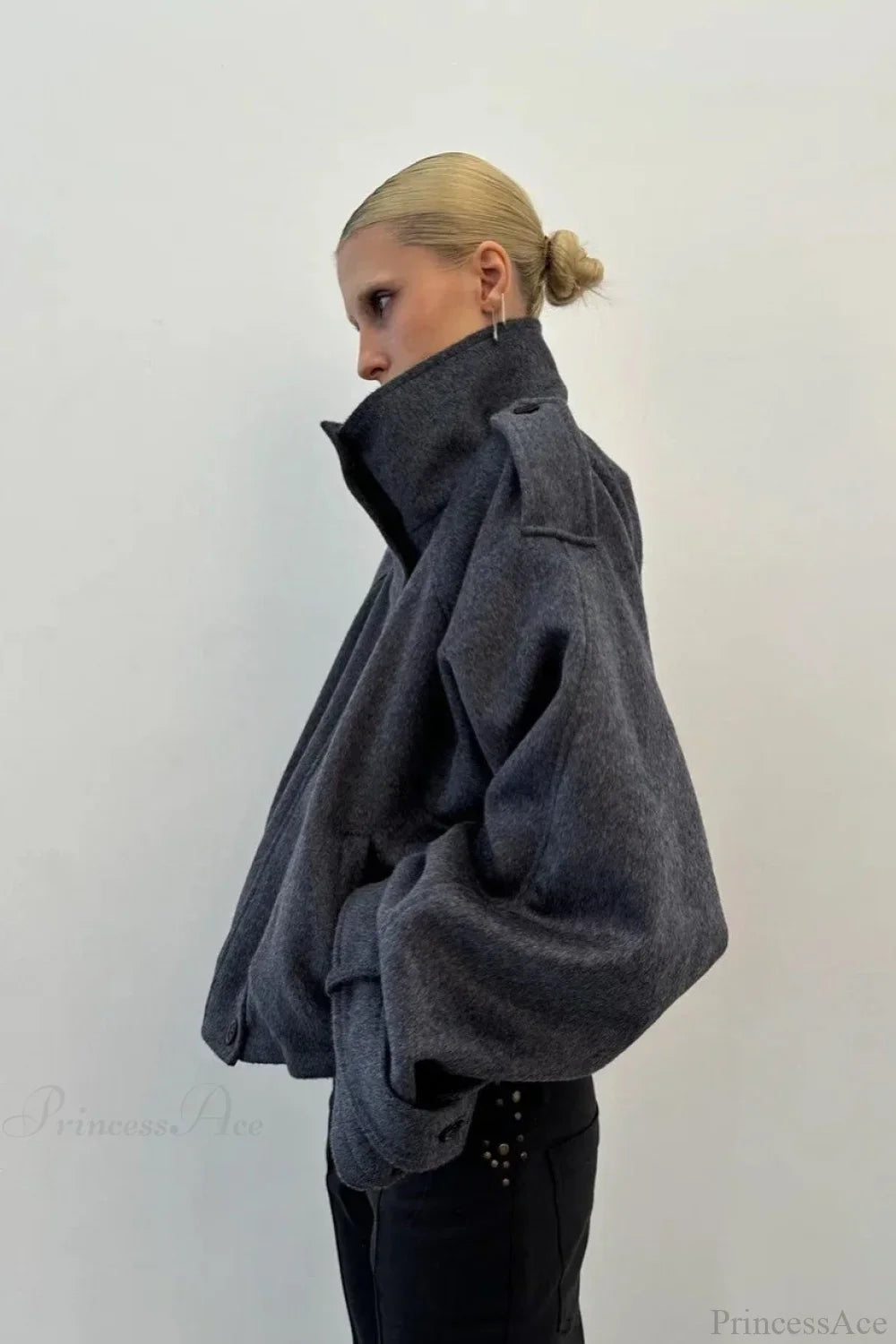 Classic Vintage Stand Collar Buttoned Short Wool Coat for Elegant Winter Style