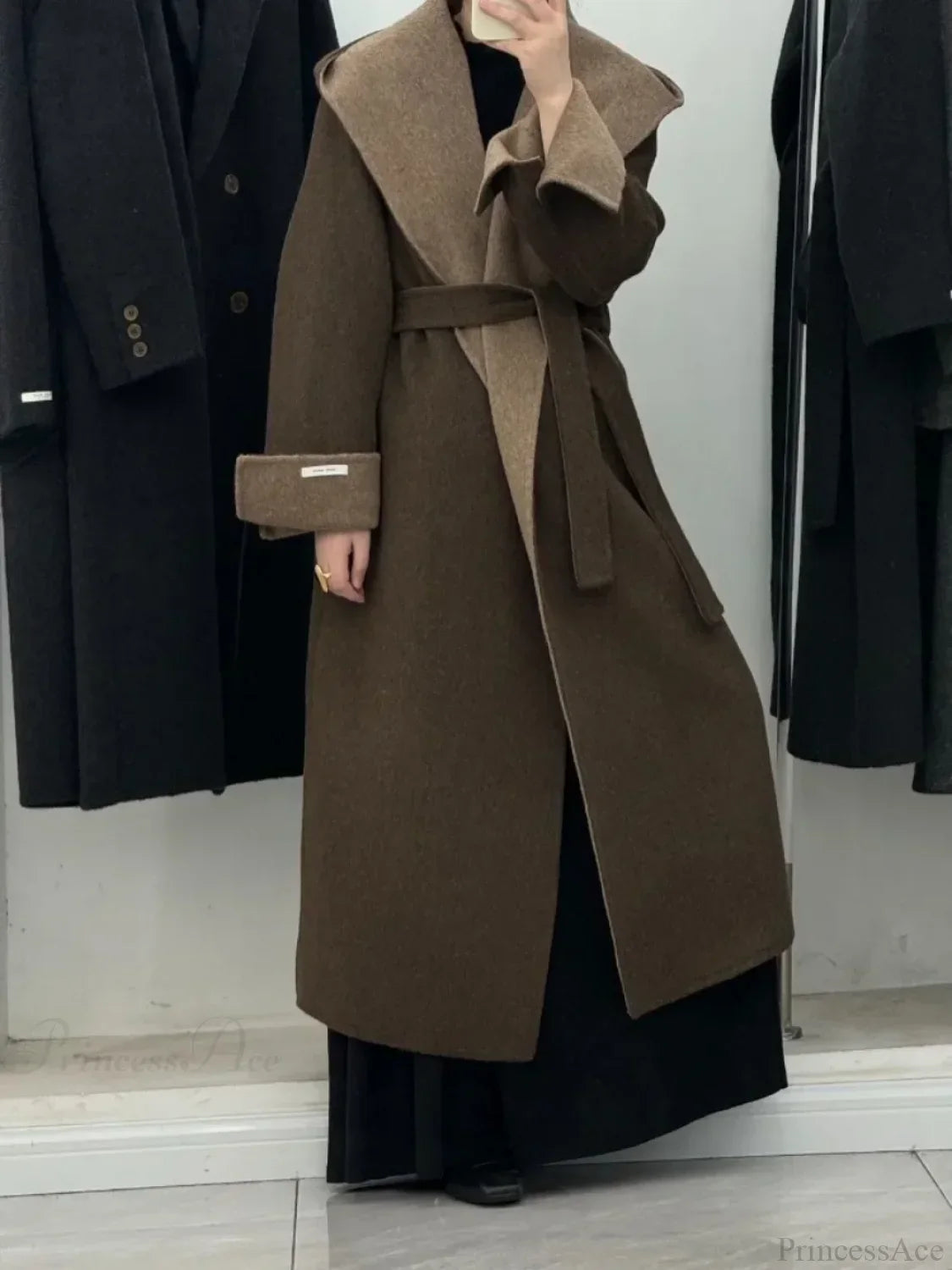 Elegant women's cashmere hooded coat for office wear