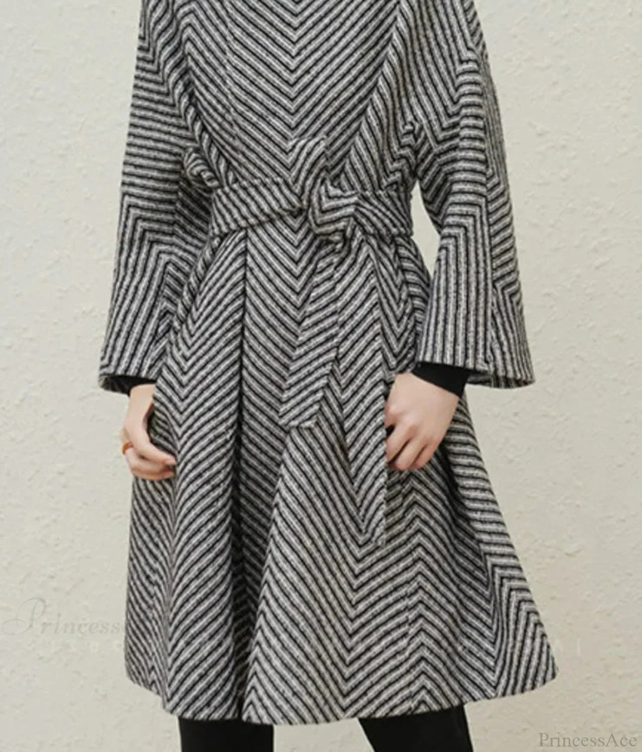 Elegant Long Wool Coat with Zigzag Stripes and A-Line Silhouette
